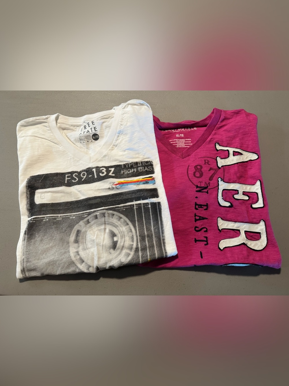 Men’s Aeropostale and Free State Vneck Shirts XL